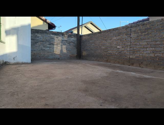 2 BEDROOM FREEHOLD FOR SALE IN KAGISO